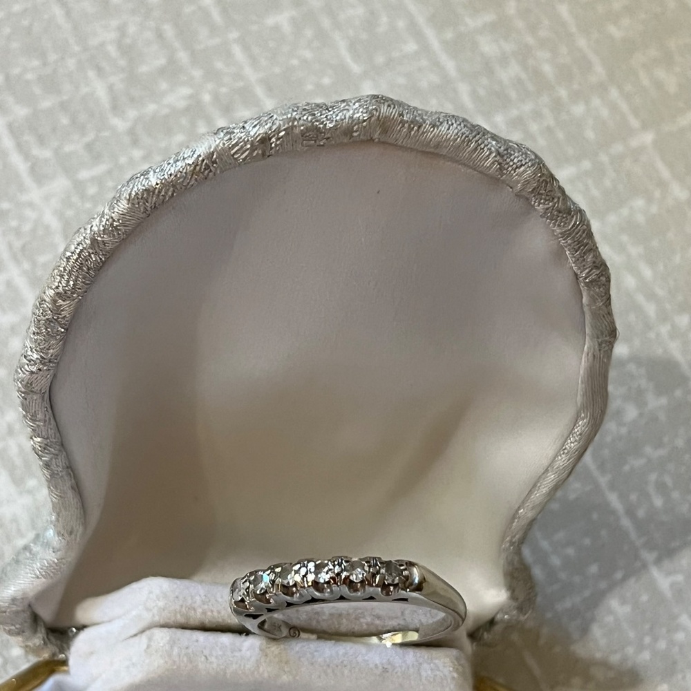 Diamond Ring - Picture 5 of 9